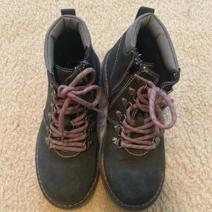 Boys boots